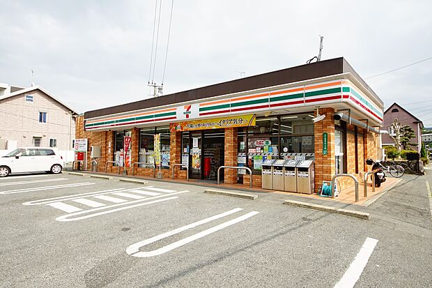 セブン-イレブン 福岡早見店（約600m・徒歩8分）