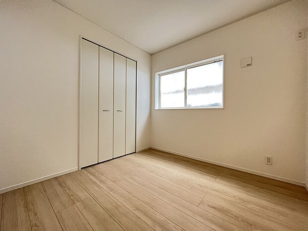 【洋室】洋室4.5帖 お子様のお部屋としてもお使いいただけます