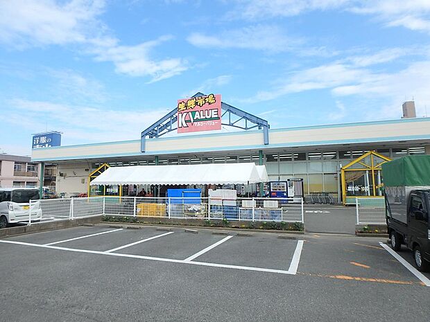 マルコーバリュー波多江店（約680m・徒歩9分）