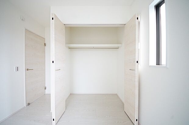 【その他内観】クローゼット収納(1号棟同仕様)