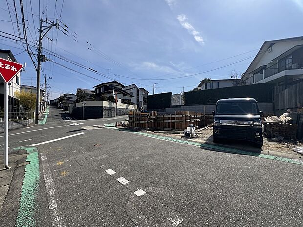 【前面道路含む現地写真】前面道路:北東側6m公道