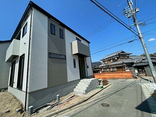 【前面道路含む現地写真】前面道路：南東側4ｍ公道