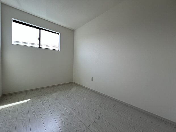 【洋室】洋室4.8帖 2階には洋室を3部屋ご用意いたしました