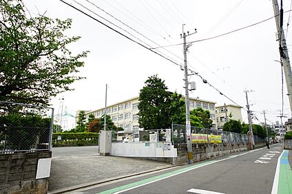 福岡市立鳥飼小学校 450m(6分)