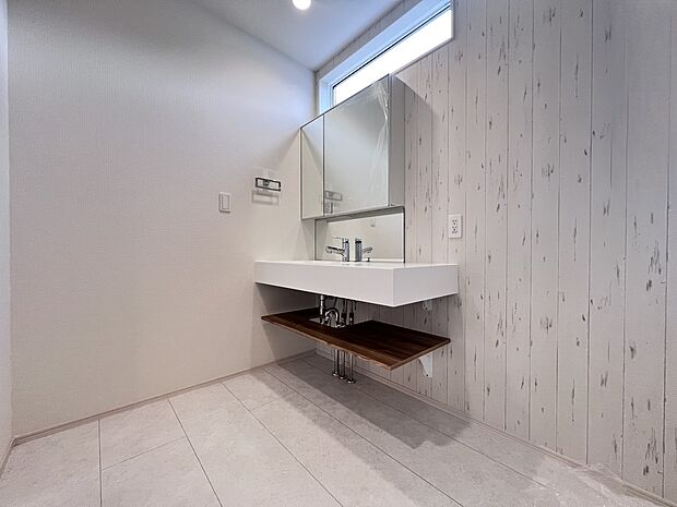 【同仕様写真(その他内観)】お洒落な洗面台(1号棟同仕様)