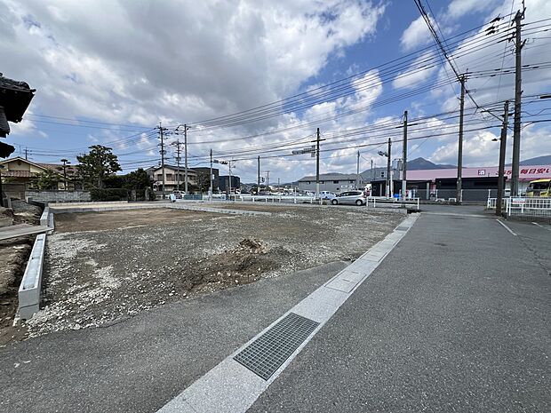 【前面道路含む現地写真】前面道路:南側4m公道