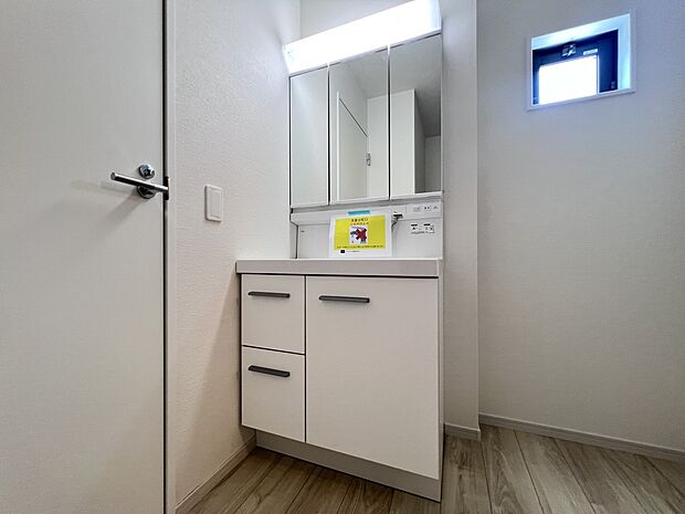 【洗面台・洗面所】三面鏡仕様の洗面化粧台