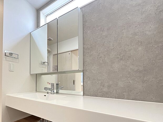 【その他内観】ホテルのようなお洒落なデザインが特徴的な洗面化粧台（1号棟同仕様）