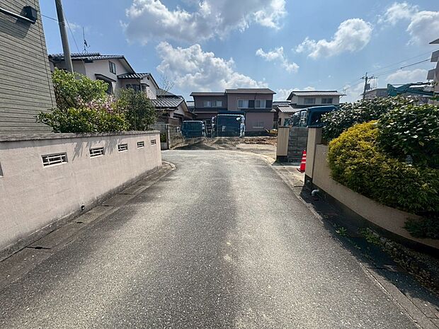 【前面道路含む現地写真】北東側4m公道