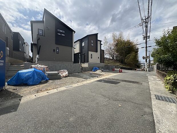 【前面道路含む現地写真】前面道路：東側5.1ｍ公道