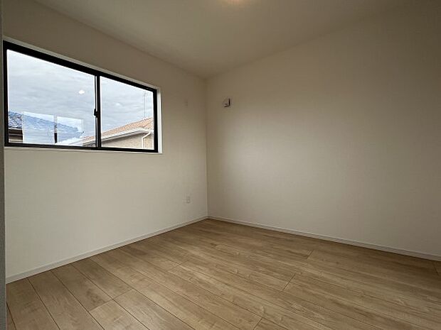 【同仕様写真(その他内観)】洋室4.8帖　お子様のお部屋としてもお使いいただけます(2号棟同仕様)