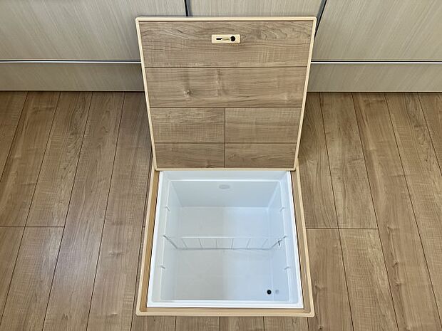 【その他設備】床下収納(同仕様)