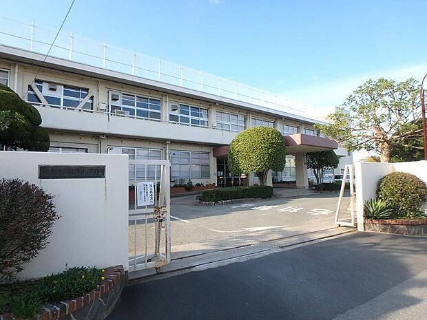 粕屋町立仲原小学校(約800m・徒歩10分)