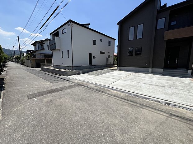 【前面道路含む現地写真】前面道路：南東側4.4ｍ公道