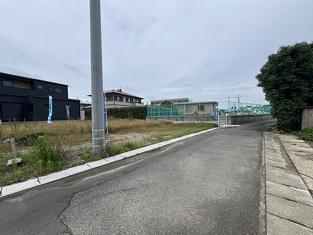 【前面道路含む現地写真】前面道路：南側4.3ｍ公道