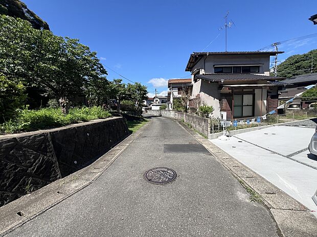 【前面道路含む現地写真】前面道路：北西側4ｍ公道