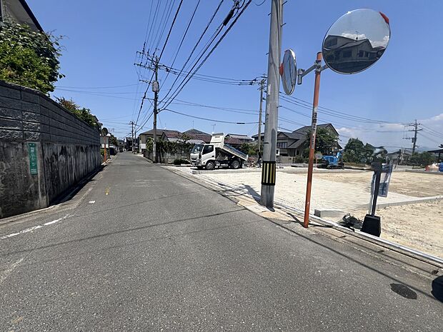 【前面道路含む現地写真】西側5m公道