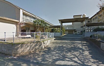 代田小学校 560ｍ(徒歩約７分)