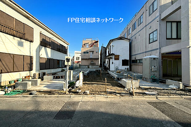 川崎駅周辺は、東海道・京浜東北・南武線のJR3路線と京急線が利用でき、東京・品川・横浜へ約20分以内という交通アクセスが魅力。また商業施設が充実し、共働き世帯におすすめのエリアです。