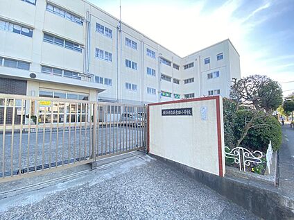 横浜市立新吉田小学校 700ｍ