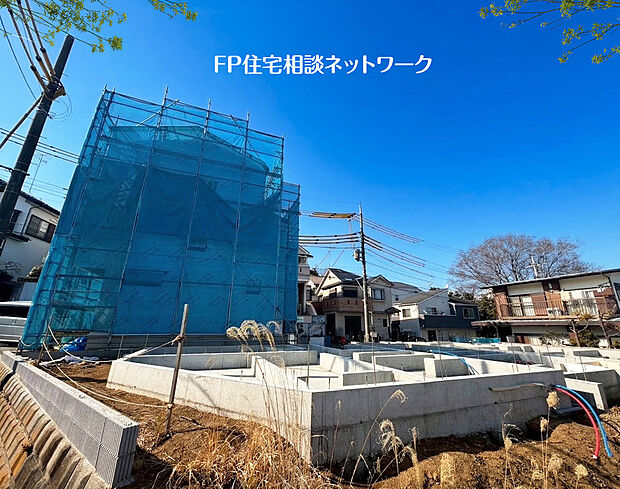 【東急東横ブランドに住まう】東急東横ブランドに住まう。治安、街並み、教育環境の充実から、憧れの対象となるのは必然。さらにその邸宅は訪れるものに安らぎを与え、そして独立した輝き放つ。
