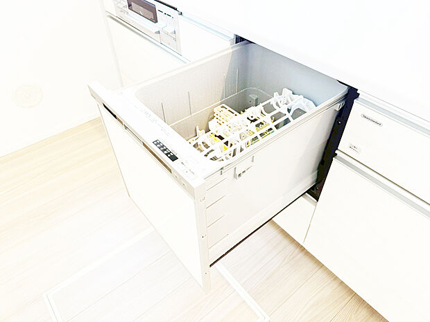【食器洗浄乾燥機】あったらいいなの代表的な設備である食洗機。ビルトイン型なので、おさまりもよく、使い勝手も良好です。