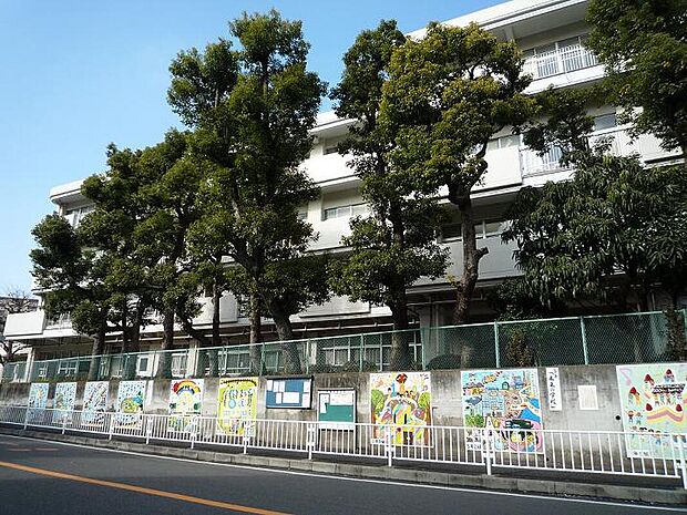 横浜市立宮谷小学校(約700m)