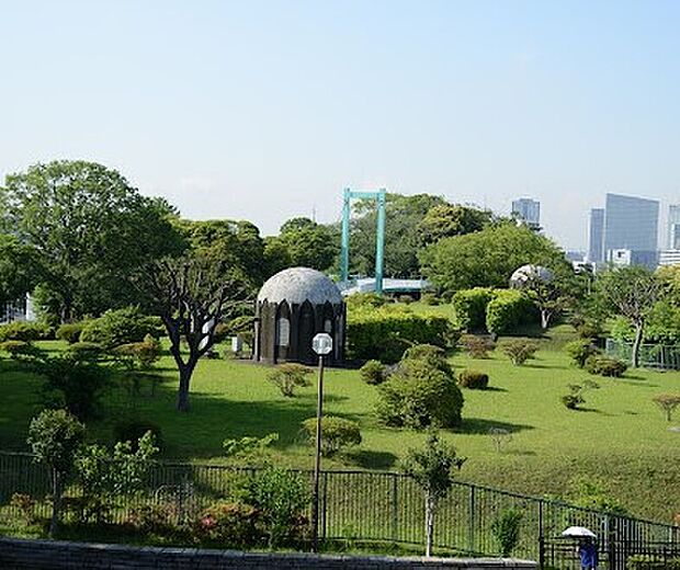野毛山公園（約550m）