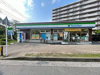 ファミリーマート 松山明神台店 350ｍ