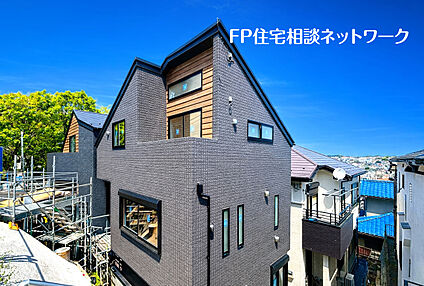 ～窓の数だけ、光が広がる家　B号棟～