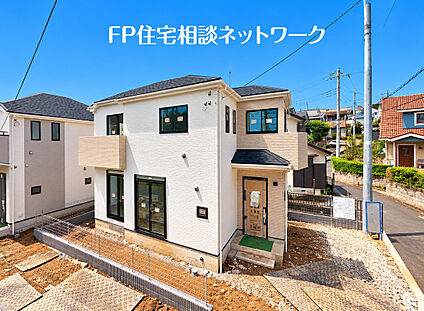 白を基調とした外観は、アクセントカラーで個性を演出。