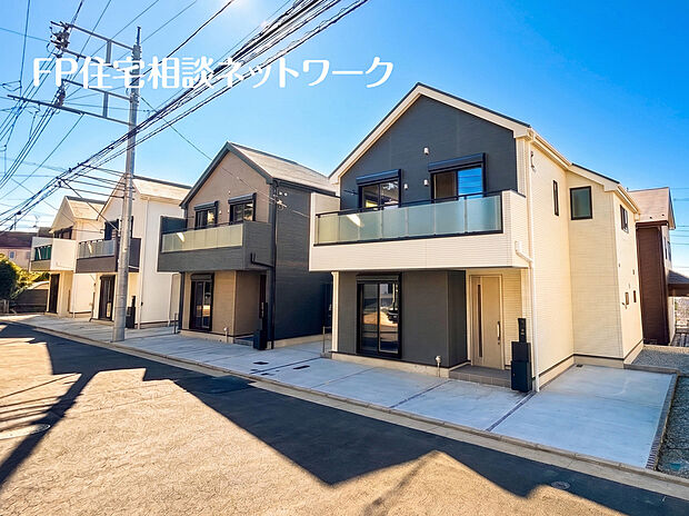 【~南東道路の明るい住まい~】南東向きの道路に面した、陽当たりの良さが魅力の住まいです。朝から心地よい光が差し込み、明るく開放感のある暮らしを楽しめます。