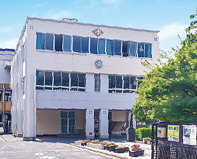 小郡中学校 2,200m～2,360m(徒歩28～30分)
