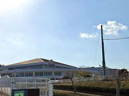 黒石中学校 1300ｍ(徒歩約25分)