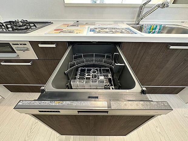 【食洗機】食器洗乾燥機付きでご家族の食器もスッキリピカピカ