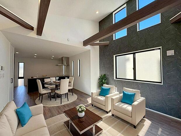 【C号棟LDK】
陽光差し込む開放的な、明るい吹抜けのリビング♪家具はCGです♪