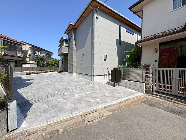 【外観】居住者のみの交通で、車の通りぬけもなく、とっても静かで落ち着いた住環境です
