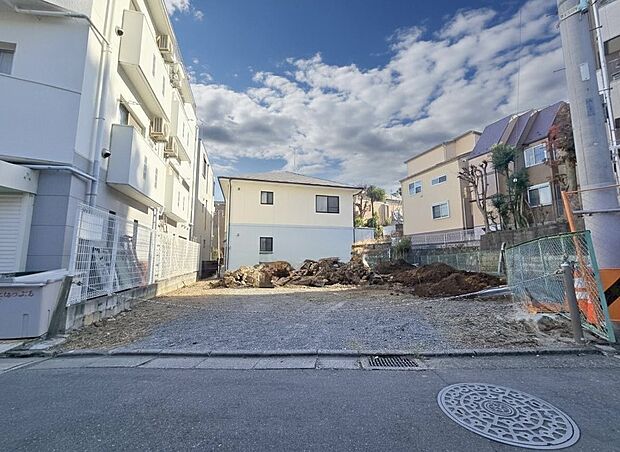 【外観】
建物は2026年10月完成予定です。モデルハウスのご案内や建物プレゼンテーションも承りますので、お気軽にお申し付けください。