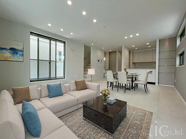 【2号棟LDK】建売には珍しい、約30帖のゆったりとしたLDK