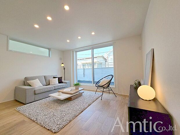 【LDK施工例】■モデルハウスのご案内や、ショールームにてキッチン等水回り設備や、フローリング等の建材や外壁材の実物をご覧頂けます
■お気軽にお問合せ下さい