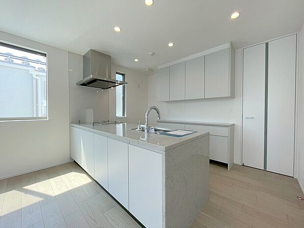 【キッチン(２号棟)】お洒落なカフェスタイルｋｉｔｃｈｅｎ(食洗機付)を採用