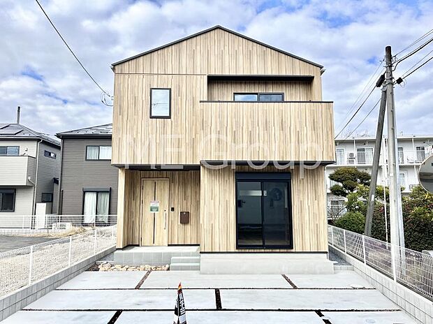 洗練された外観、上質な住空間が広がる室内は永く安心して過ごせる住居です。