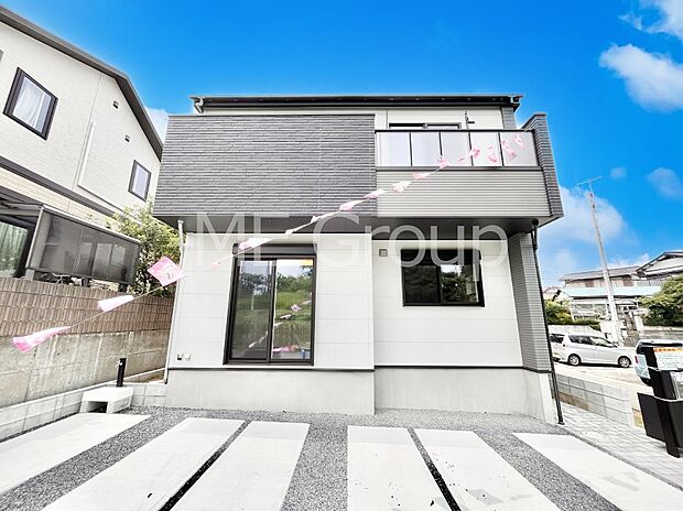 洗練された外観、上質な住空間が広がる室内は永く安心して過ごせる住居です。   