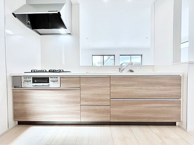 広々とした使い勝手の良いキッチンで日々のお料理も楽しくなりそう