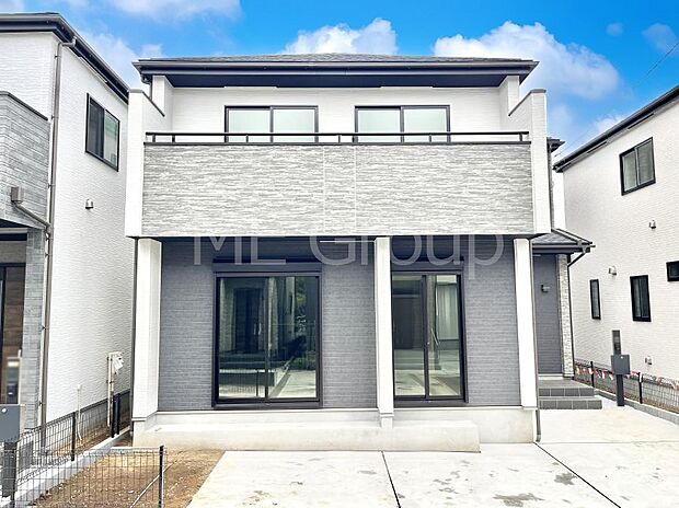 堂々完成!たっぷりの陽光と開放感に包まれる明るい住まい。