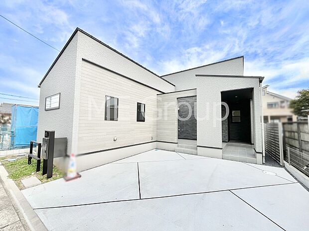 洗練された外観、上質な住空間が広がる室内は永く安心して過ごせる住居です。