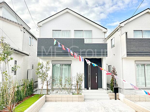 堂々完成！たっぷりの陽光と開放感に包まれる明るい住まい。 