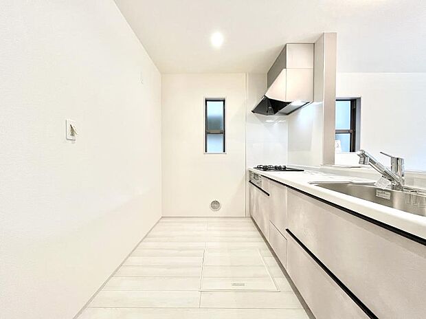 ゆとりあるキッチンではご家族と楽しくお料理ができます。