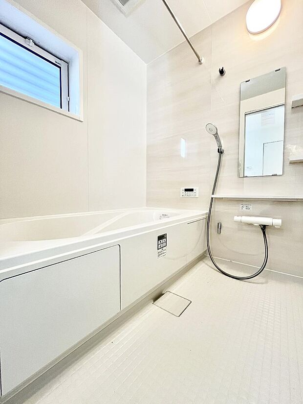 落ち着いた雰囲気でゆっくりお寛ぎいただけるバスルーム