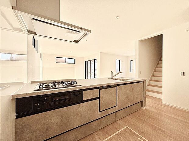 料理をしながらでもご家族との会話を楽しめる対面キッチン